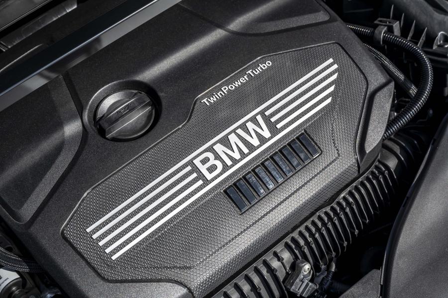 Моторный отсек BMW X1 xDrive25i M Sport (F48) 2019 года  (WW) (фото 112 из 112)